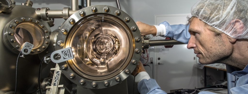 Scientist working in lab on quantum computer